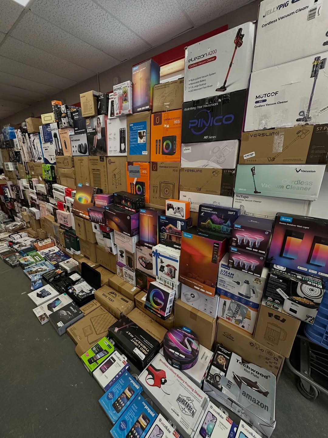 Electronics Pallets: What to Look For